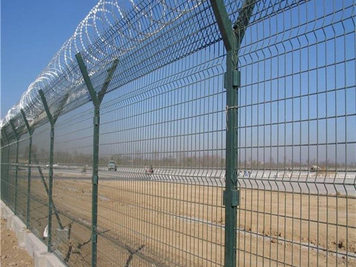 Airport security perimeter fence