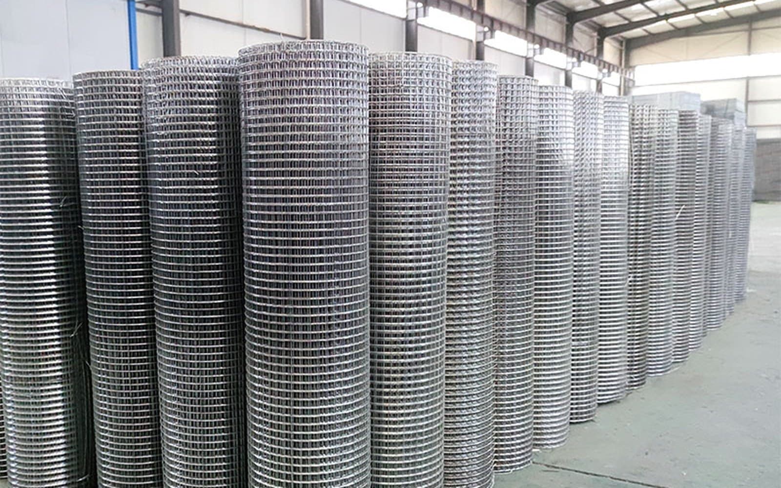Welded wire mesh panel detail