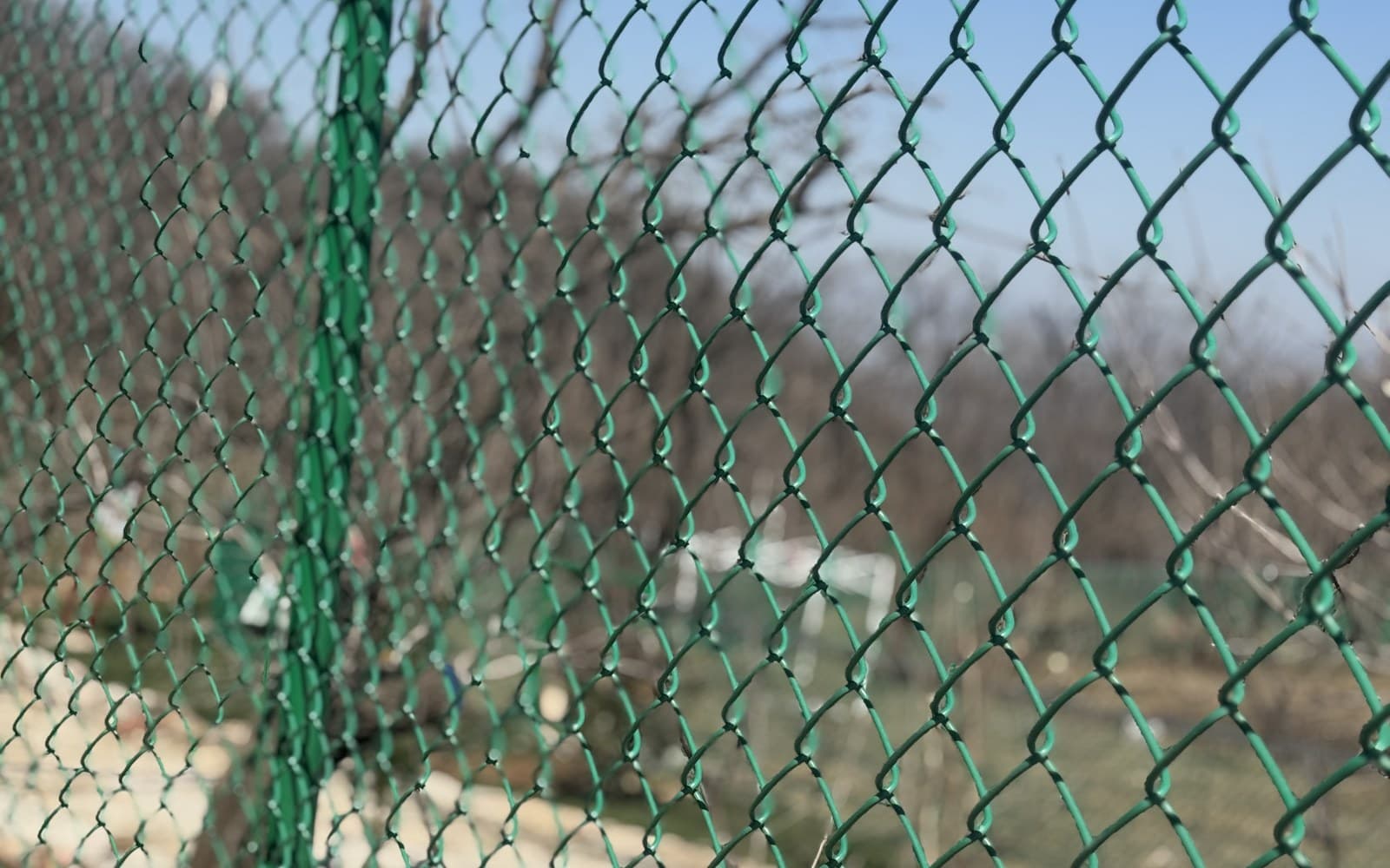 Rolled chain link mesh ready for protective packing
