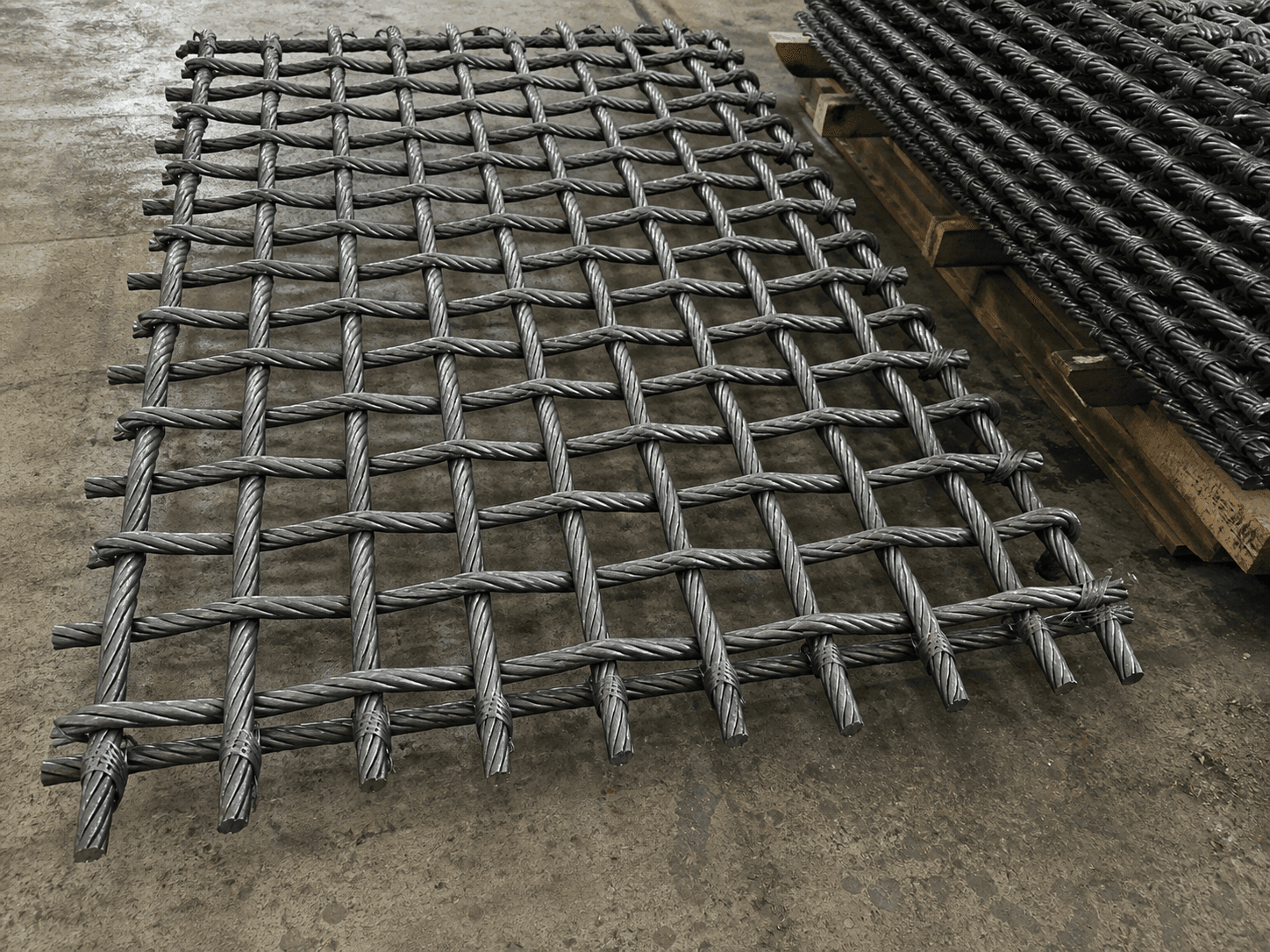 Steel-Strand Crimped Wire Mesh in a realistic industrial setting