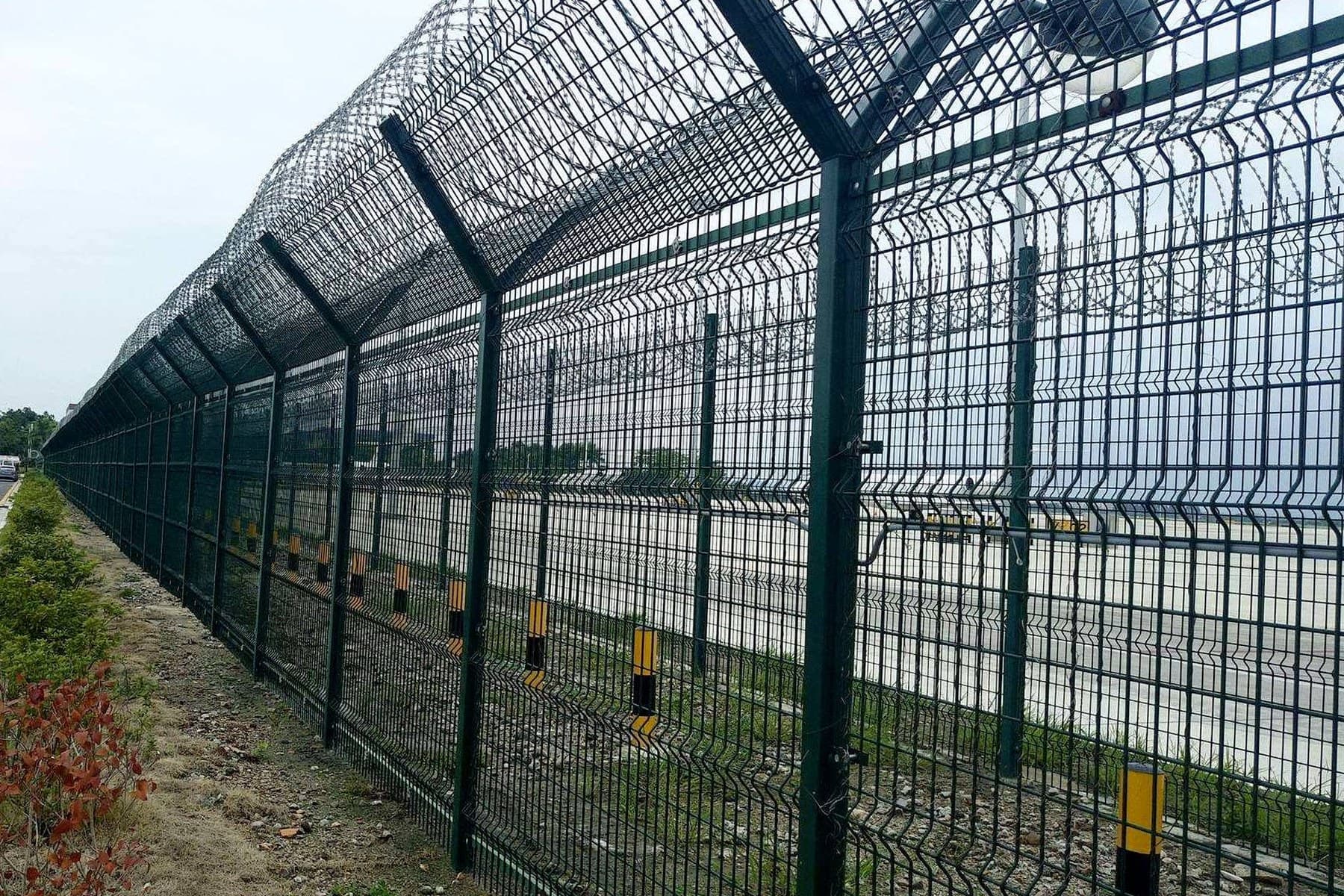 Reference photograph of 358 Anti-Climb Welded Mesh Fence